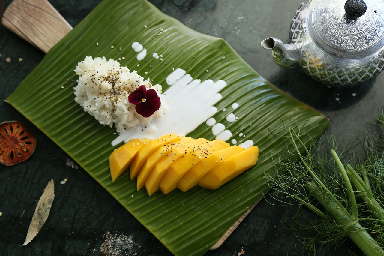 Mango sticky rice, le dessert traditionnel Thaïlandais Mango sticky rice, le dessert traditionnel Thaïlandais